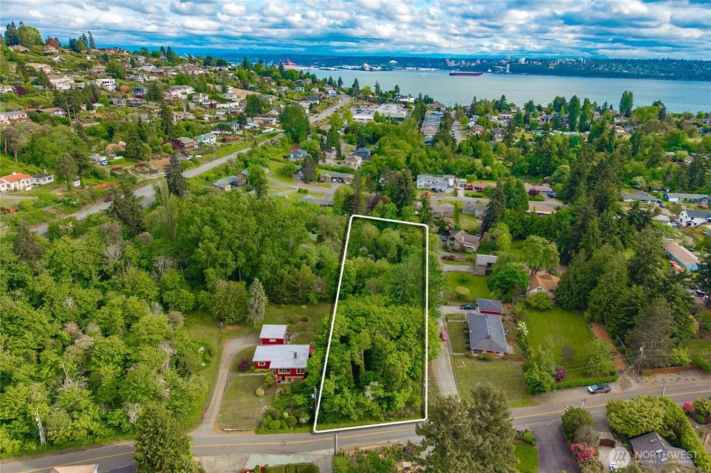 5445 Hyada Boulevard NE, Tacoma, WA 98422