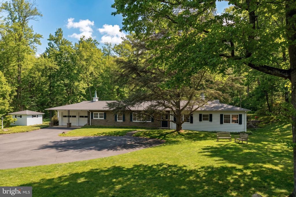 3363 WINDY BUSH RD, New Hope, PA 18938