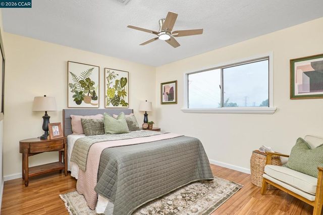 884 Serrana Ct, Pittsburg, CA 94565