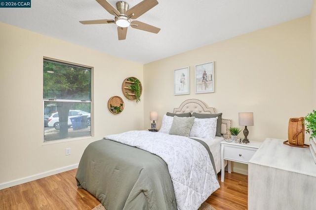 884 Serrana Ct, Pittsburg, CA 94565