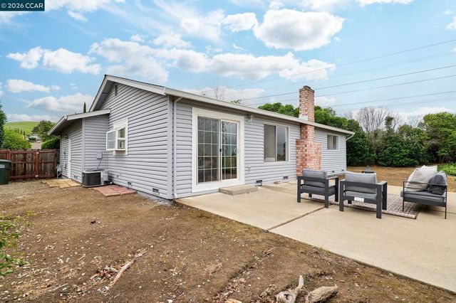 884 Serrana Ct, Pittsburg, CA 94565