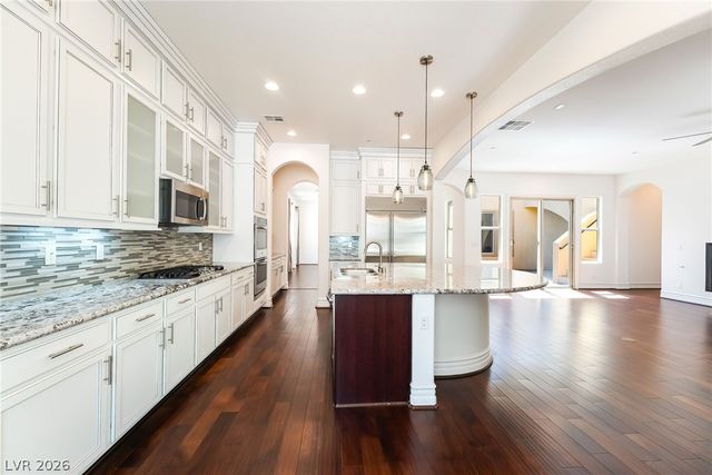 72 Rezzonico Drive, Henderson, NV 89011