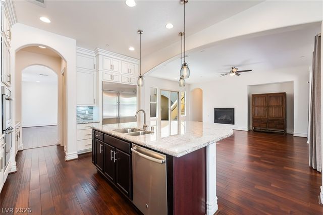 72 Rezzonico Drive, Henderson, NV 89011
