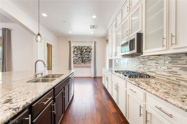 72 Rezzonico Drive, Henderson, NV 89011