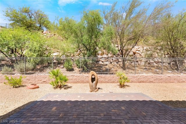72 Rezzonico Drive, Henderson, NV 89011
