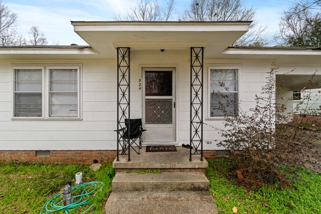 924 W 6th St., Hattiesburg, MS 39401