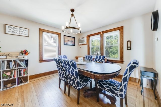 1 Westview Ave, Roseland Boro, NJ 07068