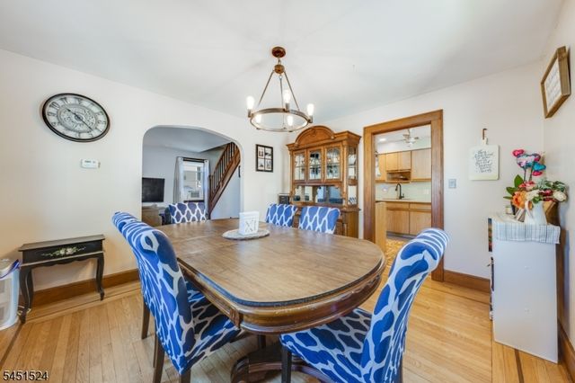 1 Westview Ave, Roseland Boro, NJ 07068