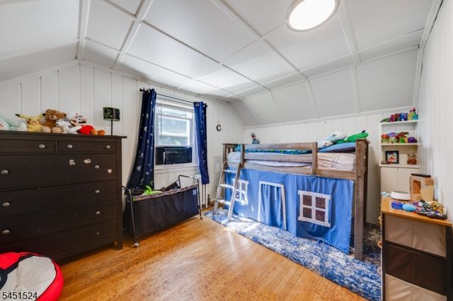 1 Westview Ave, Roseland Boro, NJ 07068