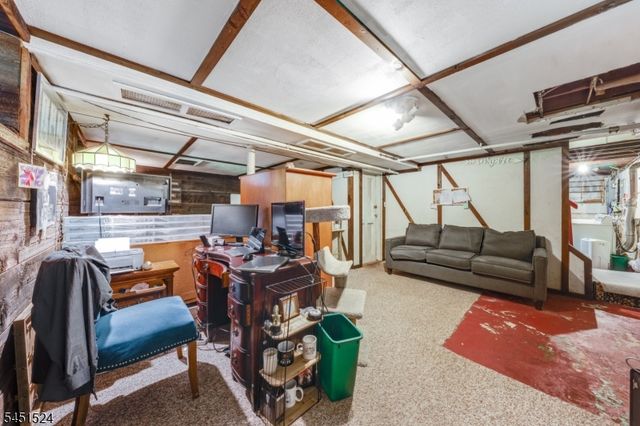 1 Westview Ave, Roseland Boro, NJ 07068