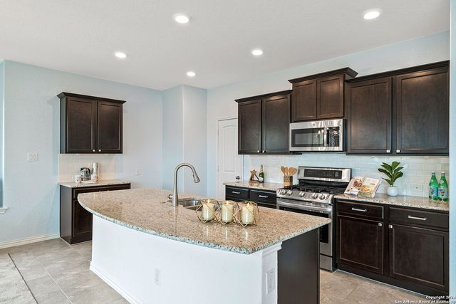 2523 GOLDEN RAIN, San Antonio, TX 78245