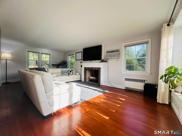 37 Weed Street, New Canaan, CT 06840