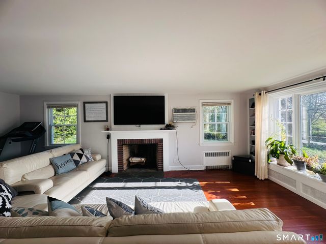 37 Weed Street, New Canaan, CT 06840