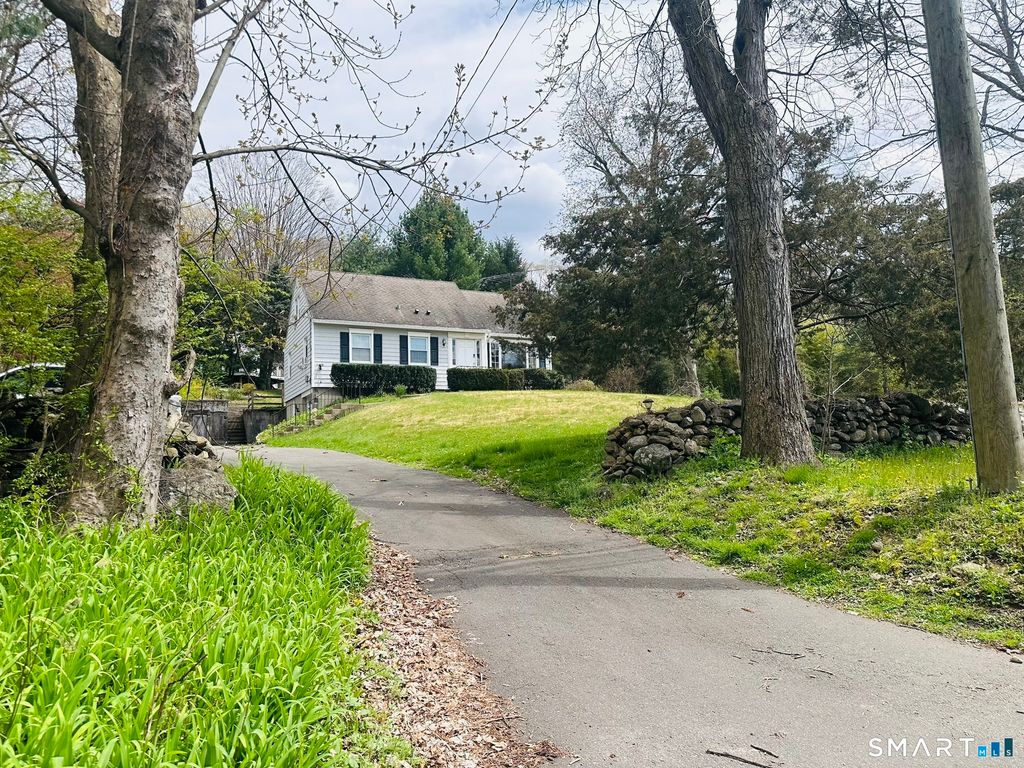 37 Weed Street, New Canaan, CT 06840