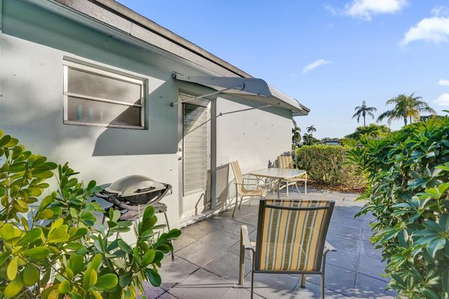 515 High Point Drive A, Delray Beach, FL 33445