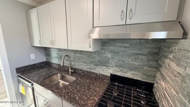 420 Cross Road B16, Matawan, NJ 07747