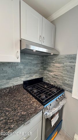 420 Cross Road B16, Matawan, NJ 07747