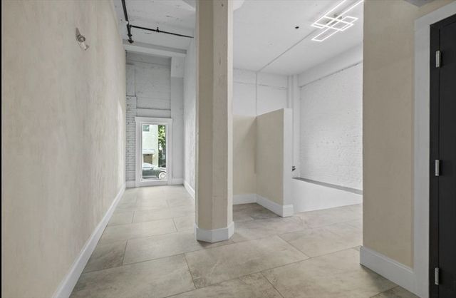 270 Paris Street 7, Boston, MA 02128