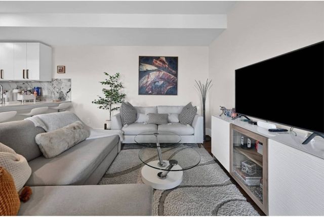 270 Paris Street 7, Boston, MA 02128