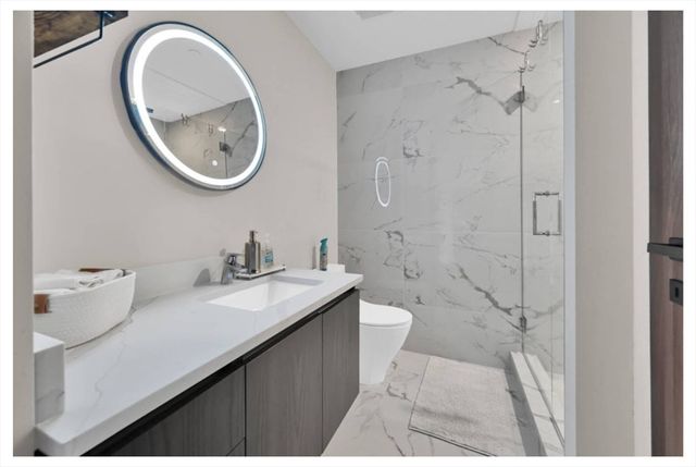 270 Paris Street 7, Boston, MA 02128