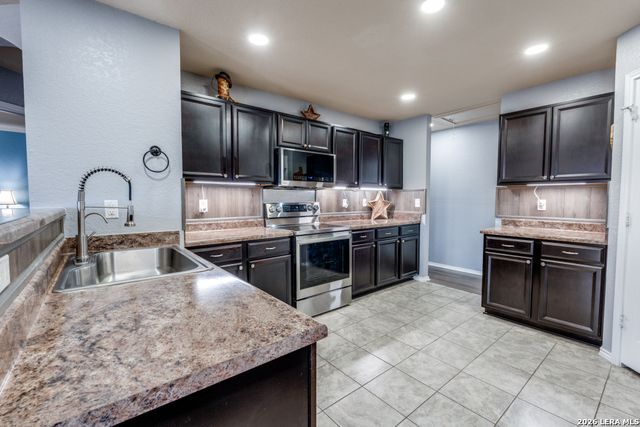 1517 Motherwell, Seguin, TX 78155