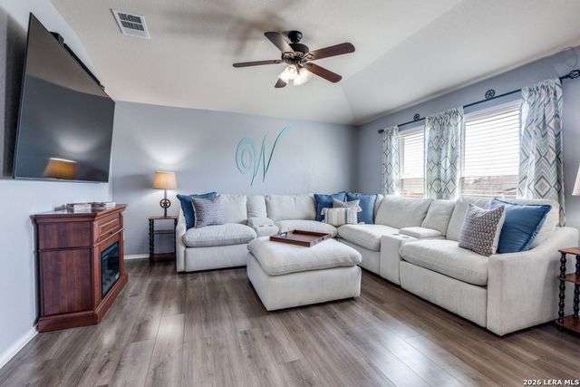 1517 Motherwell, Seguin, TX 78155