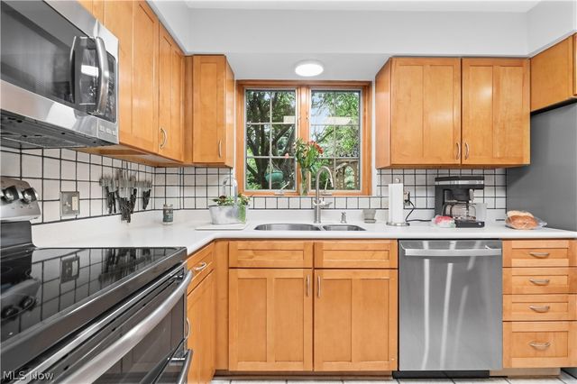 3875 N Glenridge Road, Akron, OH 44319