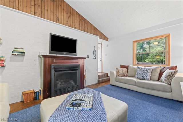 3875 N Glenridge Road, Akron, OH 44319