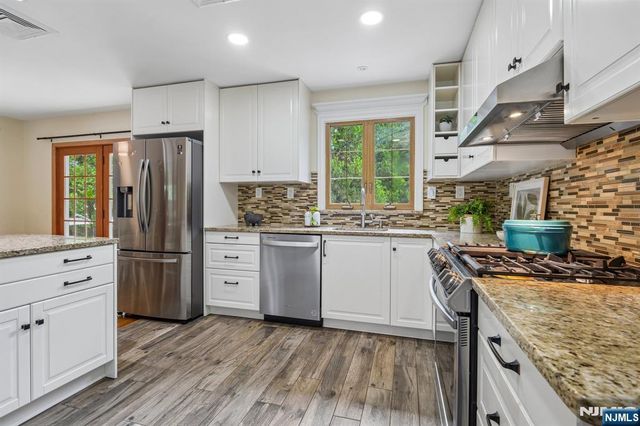 49 Skyview Road, Bloomfield, NJ 07003