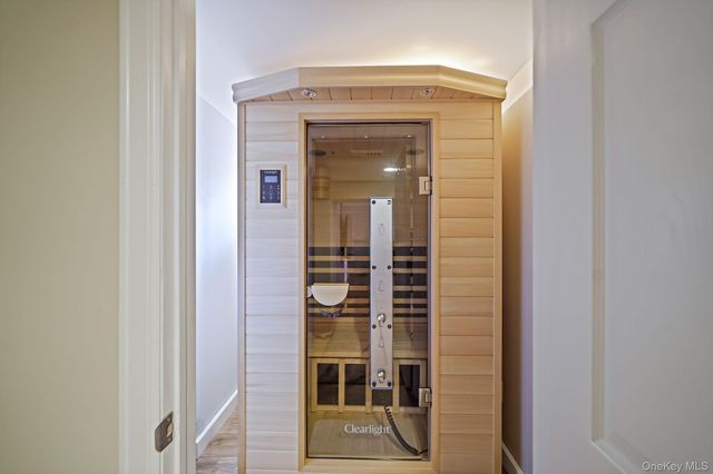 42 Quintuck Lane, East Islip, NY 11730