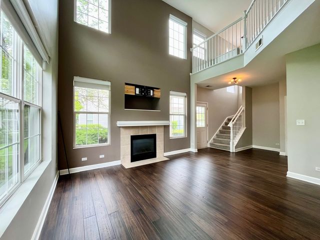 1919 Golden Gate Lane, Naperville, IL 60563