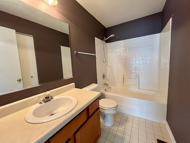 1919 Golden Gate Lane, Naperville, IL 60563