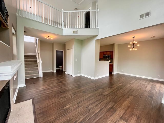 1919 Golden Gate Lane, Naperville, IL 60563
