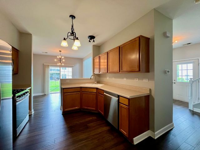 1919 Golden Gate Lane, Naperville, IL 60563