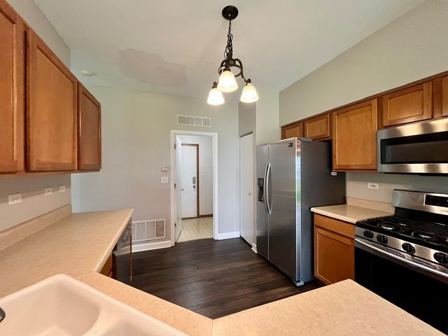 1919 Golden Gate Lane, Naperville, IL 60563