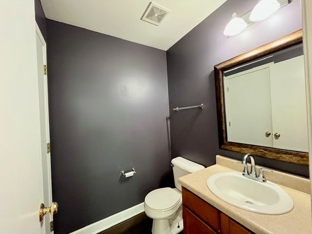 1919 Golden Gate Lane, Naperville, IL 60563