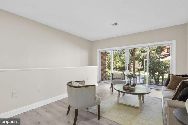48 BUTTONWOOD ST, Mount Holly, NJ 08060