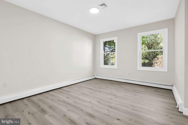 48 BUTTONWOOD ST, Mount Holly, NJ 08060