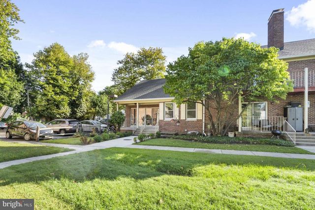 48 BUTTONWOOD ST, Mount Holly, NJ 08060