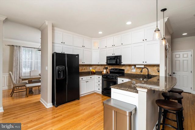 16 COBURN RD, Pennington, NJ 08534
