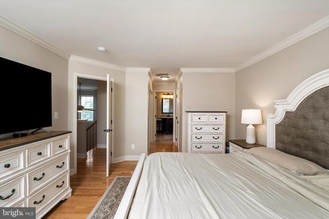 16 COBURN RD, Pennington, NJ 08534