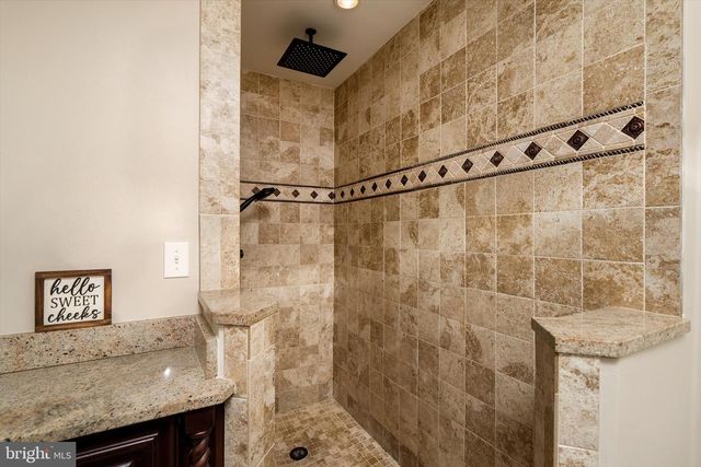 16 COBURN RD, Pennington, NJ 08534