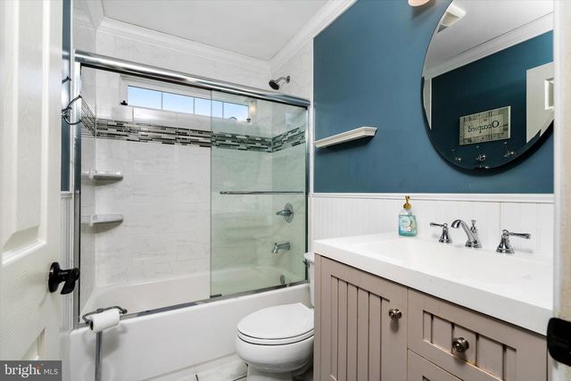 16 COBURN RD, Pennington, NJ 08534
