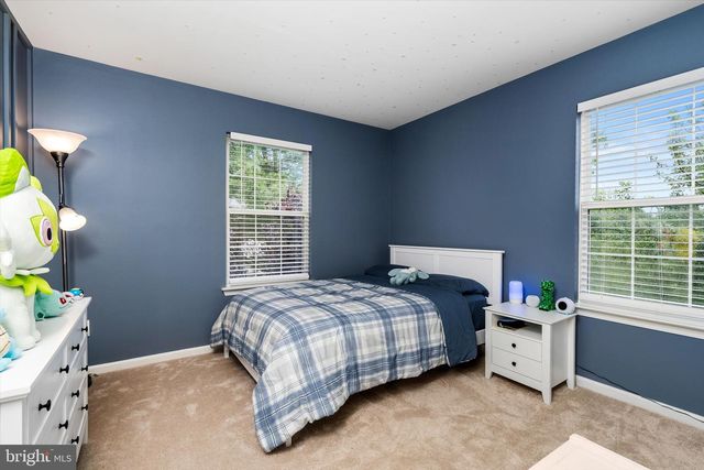 16 COBURN RD, Pennington, NJ 08534