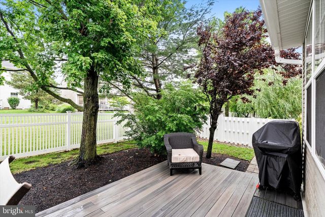 16 COBURN RD, Pennington, NJ 08534