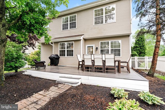 16 COBURN RD, Pennington, NJ 08534