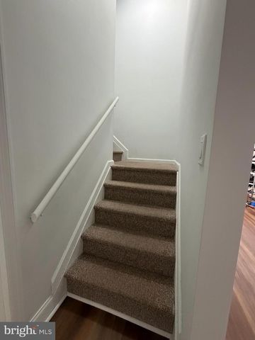 16 COBURN RD, Pennington, NJ 08534