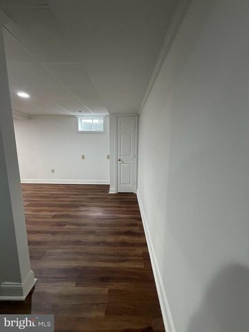 16 COBURN RD, Pennington, NJ 08534