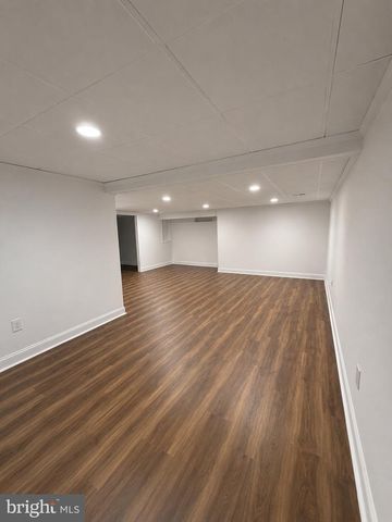 16 COBURN RD, Pennington, NJ 08534