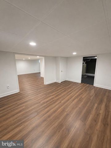 16 COBURN RD, Pennington, NJ 08534